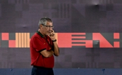 Portugal's coach Fernando Santos takes part in a training session at Al Shahania SC in Al Samriya on November 26, 2022. (Photo by Patricia De Melo MOREIRA / AFP)