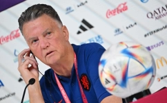 Netherlands' coach Louis Van Gaal addresses a press conference at the Qatar National Convention Center (QNCC) in Doha on November 24, 2022. (Photo by Alberto PIZZOLI / AFP)