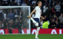 Tottenham Hotspur's English striker Harry Kane stretches during the English Premier League football match between Tottenham Hotspur and Leeds United at the Tottenham Hotspur Stadium in London, on November 12, 2022. (Photo by ISABEL INFANTES / AFP)