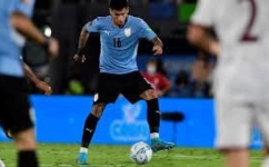 Uruguay left back Mathias Oliveira.