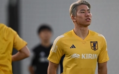 Japan's forward Takuma Asano takes part in a training session at the Al Sadd SC training grounds in Doha on November 21, 2022, during the Qatar 2022 World Cup football tournament. (Photo by Philip FONG / AFP)