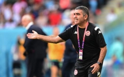 Coach Jalel Kadri gestures on the touchline during the Qatar 2022 World Cup Group D match against Australia at the Al-Janoub Stadium in Al-Wakrah on November 26, 2022. (Photo by Miguel MEDINA / AFP)