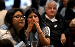 Football fans of Argentina watch the Qatar 2022 World Cup Group C football match between Argentina and Saudi Arabia on November 22, 2022 in Buenos Aires. (Photo by Luis ROBAYO / AFP)