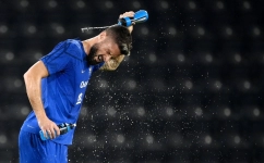 France's forward Olivier Giroud refreshes during a training session at the Jassim-bin-Hamad Stadium in Doha on November 17, 2022, ahead of the Qatar 2022 World Cup football tournament. (Photo by FRANCK FIFE / AFP)