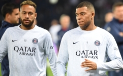 Neymar, left, and Kylian Mbappe: AFP/Bertrand Guay