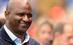 Crystal Palace's manager Patrick Vieira arrives for the English Premier League match between Crystal Palace and Chelsea at Selhurst Park in south London on October 1, 2022. (Photo by Glyn KIRK / AFP)