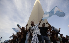 Argentina fans celebrate their semifinal victory over Croatia: AFP/Emiliano Lasalvia
