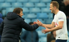 Antonio Conte with Harry Kane: AFP/ Lindsey Parnaby