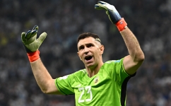 Emiliano Martinez: AFP/Anne-Christine Poujoulat