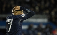 Kylian Mbappe: AFP/Julien De Rosa