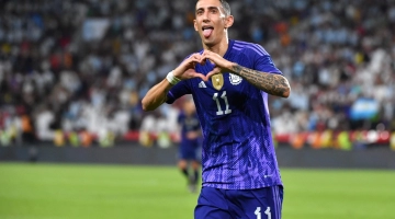 Argentina's midfielder Angel Di Maria celebrates after scoring during the friendly football match between Argentina and the United Arab Emirates at the Mohammed Bin Zayed Stadium in Abu Dhabi, on November 16, 2022. (Photo by Ryan LIM / AFP)