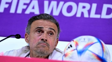 Spain's coach Luis Enrique attends a press conference at the Qatar National Convention Center (QNCC) in Doha on November 26, 2022. (Photo by JAVIER SORIANO / AFP)