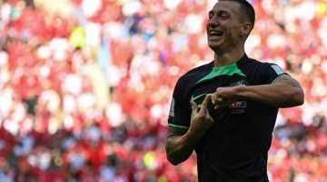 Australia's forward Mitchell Duke celebrates after scoring his team's goal during the Qatar 2022 World Cup Group D match against Tunisia at the Al-Janoub Stadium in Al-Wakrah on November 26, 2022. (Photo by Chandan KHANNA / AFP)