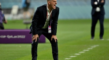 Canada's coach John Herdman reacts on the touchline during the Qatar 2022 World Cup Group F match against Croatia at the Khalifa International Stadium in Doha on November 27, 2022. (Photo by Patrick T. FALLON / AFP)