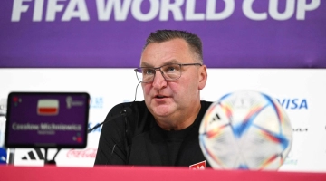 Poland's coach Czeslaw Michniewicz gives a press conference at the Qatar National Convention Center (QNCC) in Doha, on November 21, 2022. (Photo by ANDREJ ISAKOVIC / AFP)