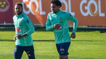 Neymar, left, and Marquinhos: AFP/Isabella Bonotto