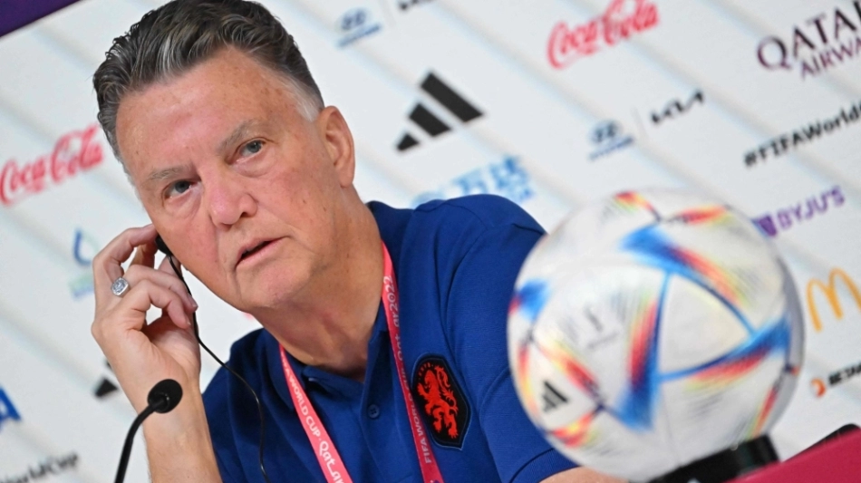 Netherlands' coach Louis Van Gaal addresses a press conference at the Qatar National Convention Center (QNCC) in Doha on November 24, 2022. (Photo by Alberto PIZZOLI / AFP)