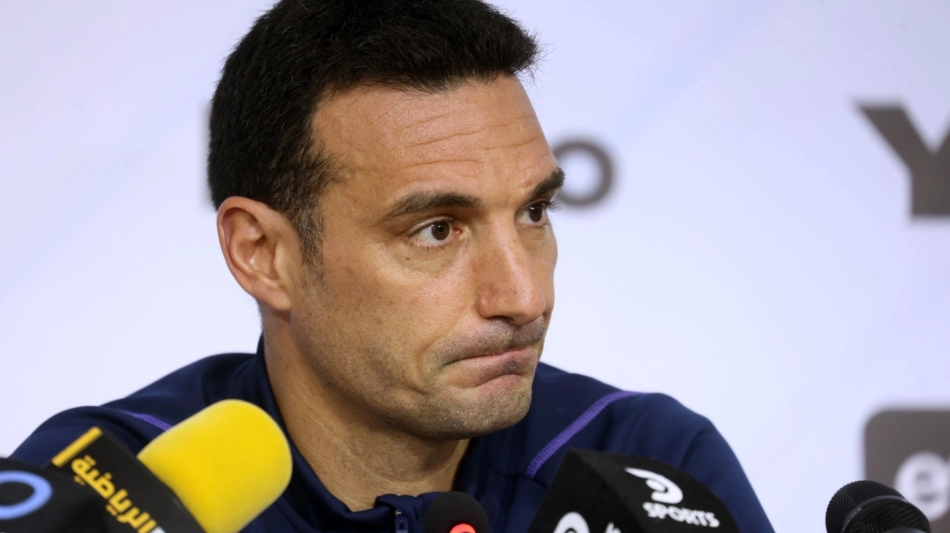 Argentina's national football team coach Lionel Scaloni gives a press conference in Abu Dhabi on November 15, 2022 ahead of a friendly match between the UAE and Argentina. (Photo by KARIM SAHIB / AFP)