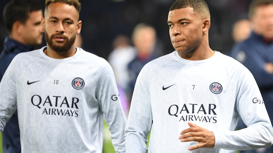 Neymar, left, and Kylian Mbappe: AFP/Bertrand Guay