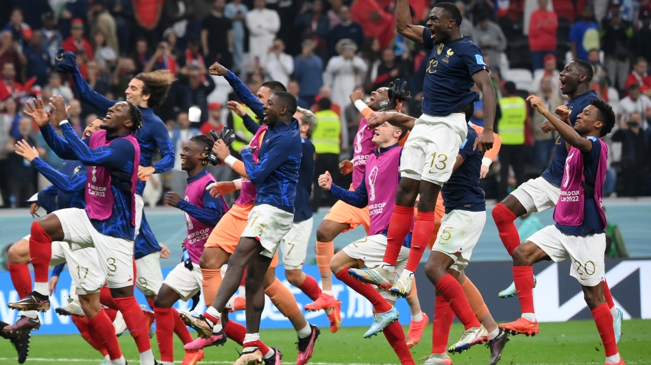 France players celebrate their semifinal victory over Morocco: AFP/Franck Fife