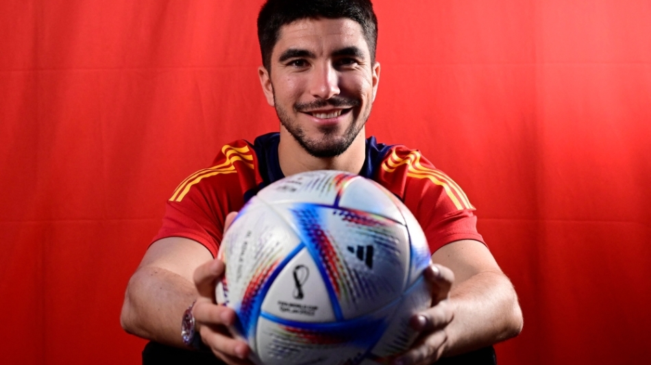 Spain's midfielder Carlos Soler poses for a picture during an interview with AFP at Qatar University in Doha on December 4, 2022. (Photo by JAVIER SORIANO / AFP)