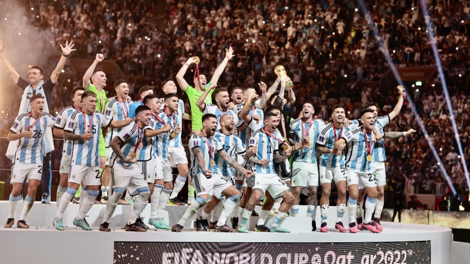 In front of a capacity crowd of 88,966, Argentina won 4-2 on penalties after a mesmerising match ended 3-3 after extra-time.