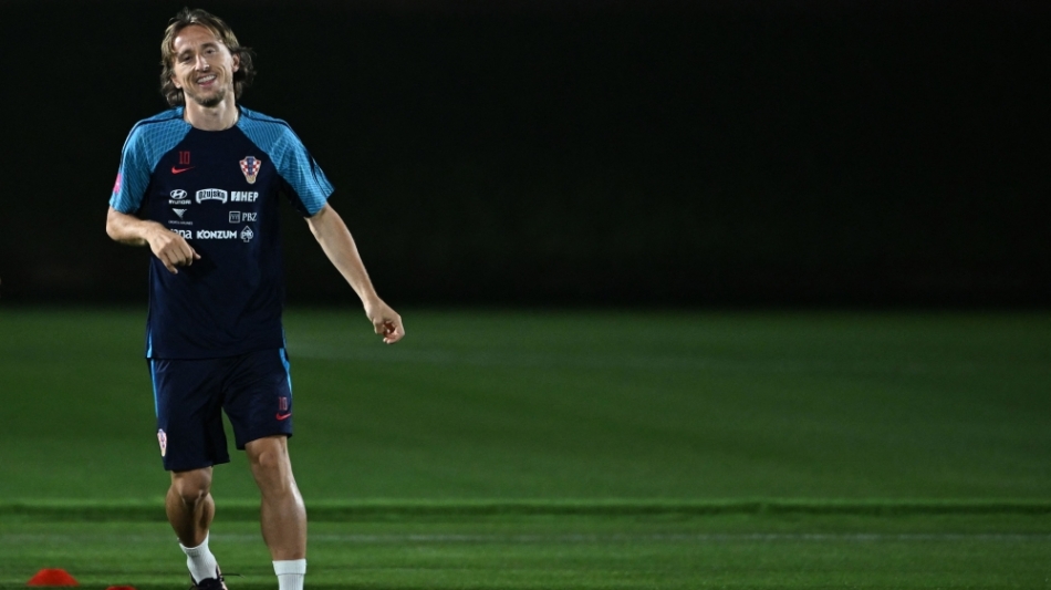 Croatia's midfielder Luka Modric takes part in a training session with teammates at the team's Al Erssal training camp in Doha on December 3, 2022. (Photo by OZAN KOSE / AFP)