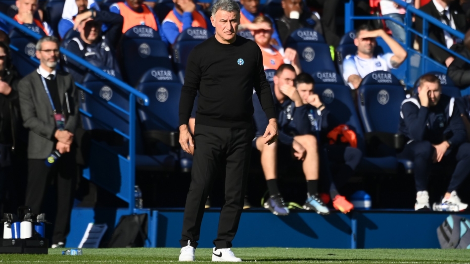 PSG head coach Christophe Galtier looks on during the French L1 match between PSG and AJ Auxerre at the Parc des Princes Stadium in Paris on November 13, 2022. (Photo by FRANCK FIFE / AFP)