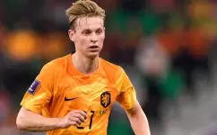 نجم منتخب هولندا فرينكي دي يونغ