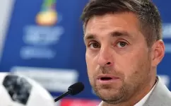 دييجو ألونسو مدرب منتخب أوروجواي