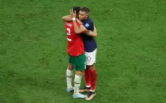 مبابي و أشرف حكيمي