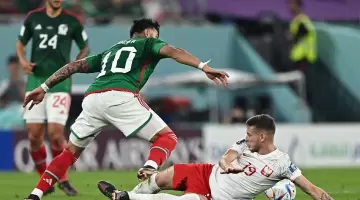 جانب من مباراة المكسيك وبولندا