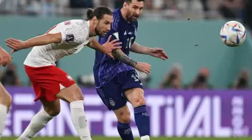 جانب من مباراة الأرجنتين وبولندا