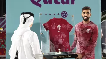 حسن الهيدوس يتسلم قميص يحمل بصمات أبناء دريمة