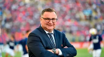 مدرب منتخب بولندا تشيسلاف ميخنييفيتش