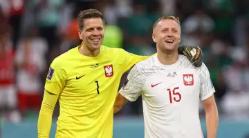 حارس بولندا فويتشيك تشيزني ومواطنه