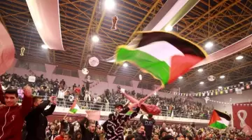 الجماهير الفلسطينية تحتفل بتأهل المغرب إلى نصف النهائي