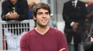 النجم البرازيلي السابق ريكاردو كاكا