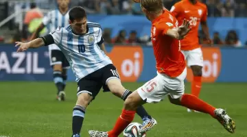 مباراة سابقة بين الأرجنتين وهولندا