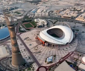 استاد خليفة الدولي