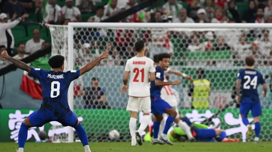 هدف أمريكا الأول في شباك إيران (أ ف ب)