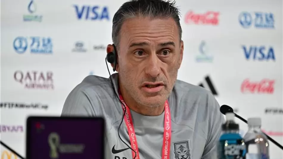 بالو بينتو مدرب المنتخب الكوري الجنوبي