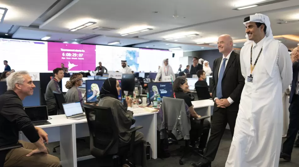 جانب من زيارة سمو الأمير لمركز قيادة كأس العالم الرئيسي