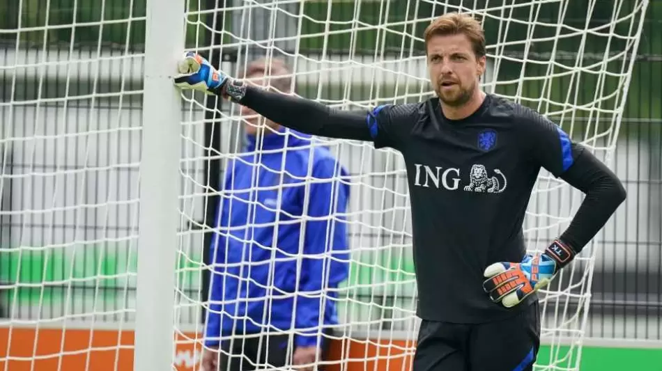 تيم كارول حارس منتخب هولندا السابق