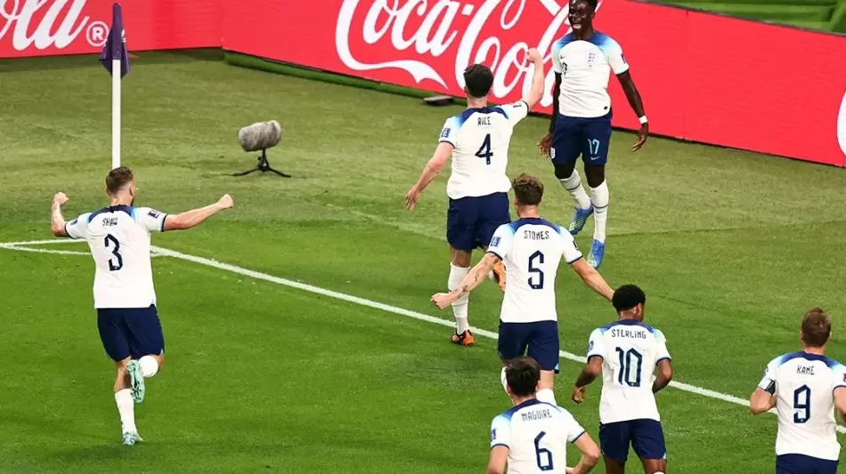 مباراة إيران وإنجلترا