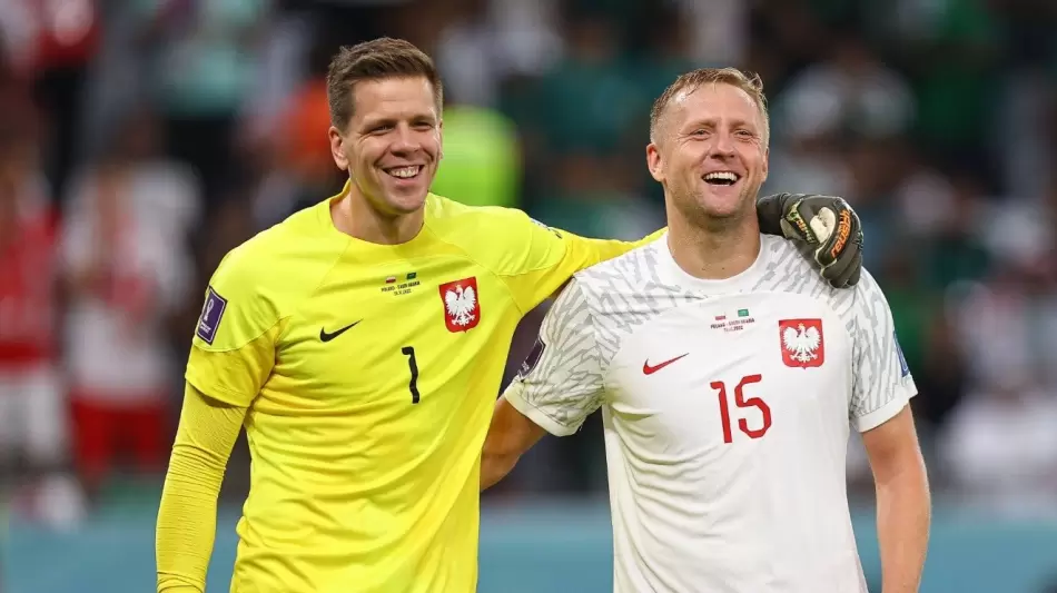 حارس بولندا فويتشيك تشيزني ومواطنه