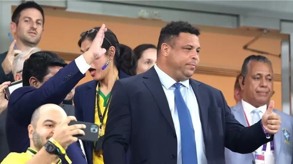 أسطورة الكرة البرازيلية رونالدو