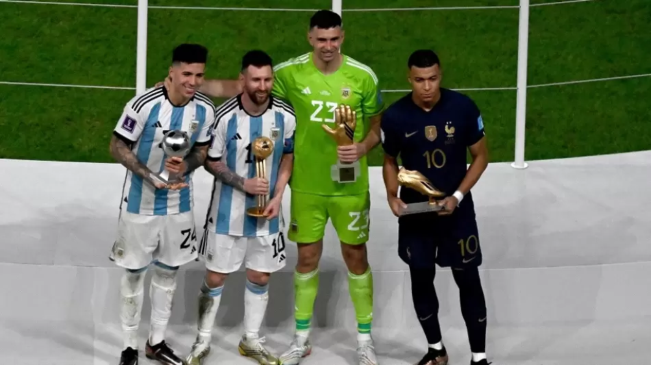 الفائزون بالألقاب الفردية في مونديال قطر