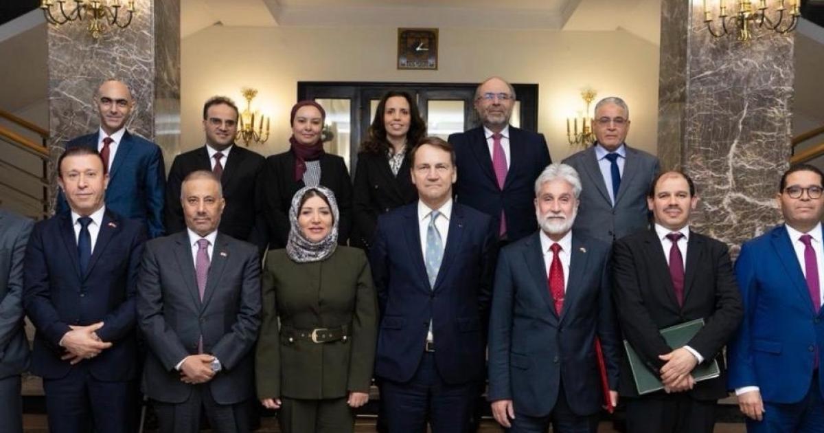 سفير قطر يشارك في اجتماع وزير خارجية بولندا مع سفراء عرب