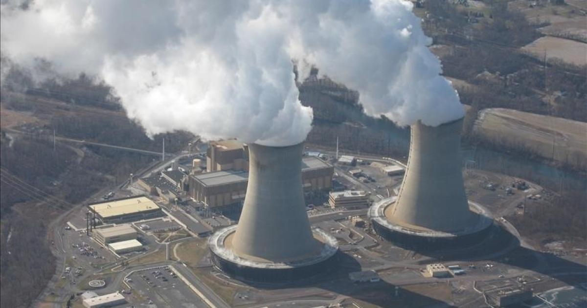 "الطاقة الذرية" تحذر من استهداف المحطات النووية في إيران